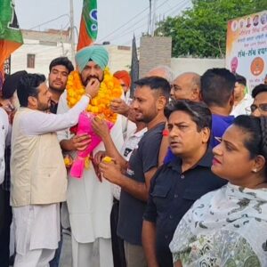 मनिंदर काप्याल बने संगरूर बीजेपी के जिला अध्यक्ष:जिले में स्वागत, कार्यालय में ढोल की थाप पर कार्यकर्ताओं ने डाला भांगड़ा, लड्डू बांटे