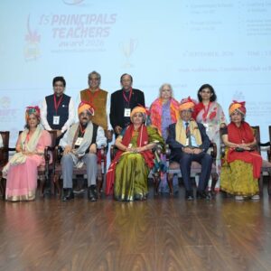 148 शिक्षकों का सम्मान, 7 वरिष्ठ शिक्षकों को लाइफटाइम-अचीवमेंट अवॉर्ड:प्रिंसिपल्स एंड टीचर्स अवॉर्ड में बीना काक बोलीं- शिक्षकों का सम्मान संस्कृति का सम्मान